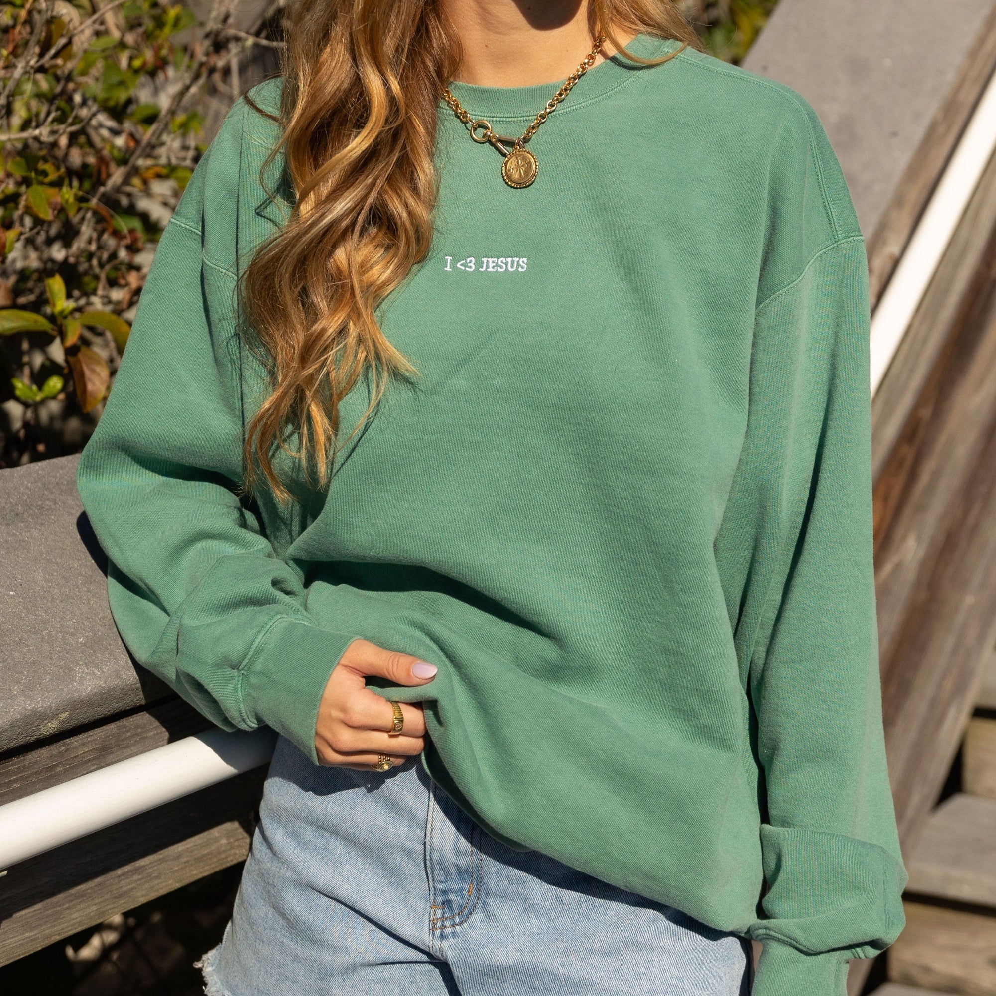 NEW! | "I <3 JESUS" PREMIUM COMFORT COLOR CREW | GREEN