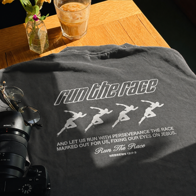 RUN THE RACE COMFORT COLOR TEE