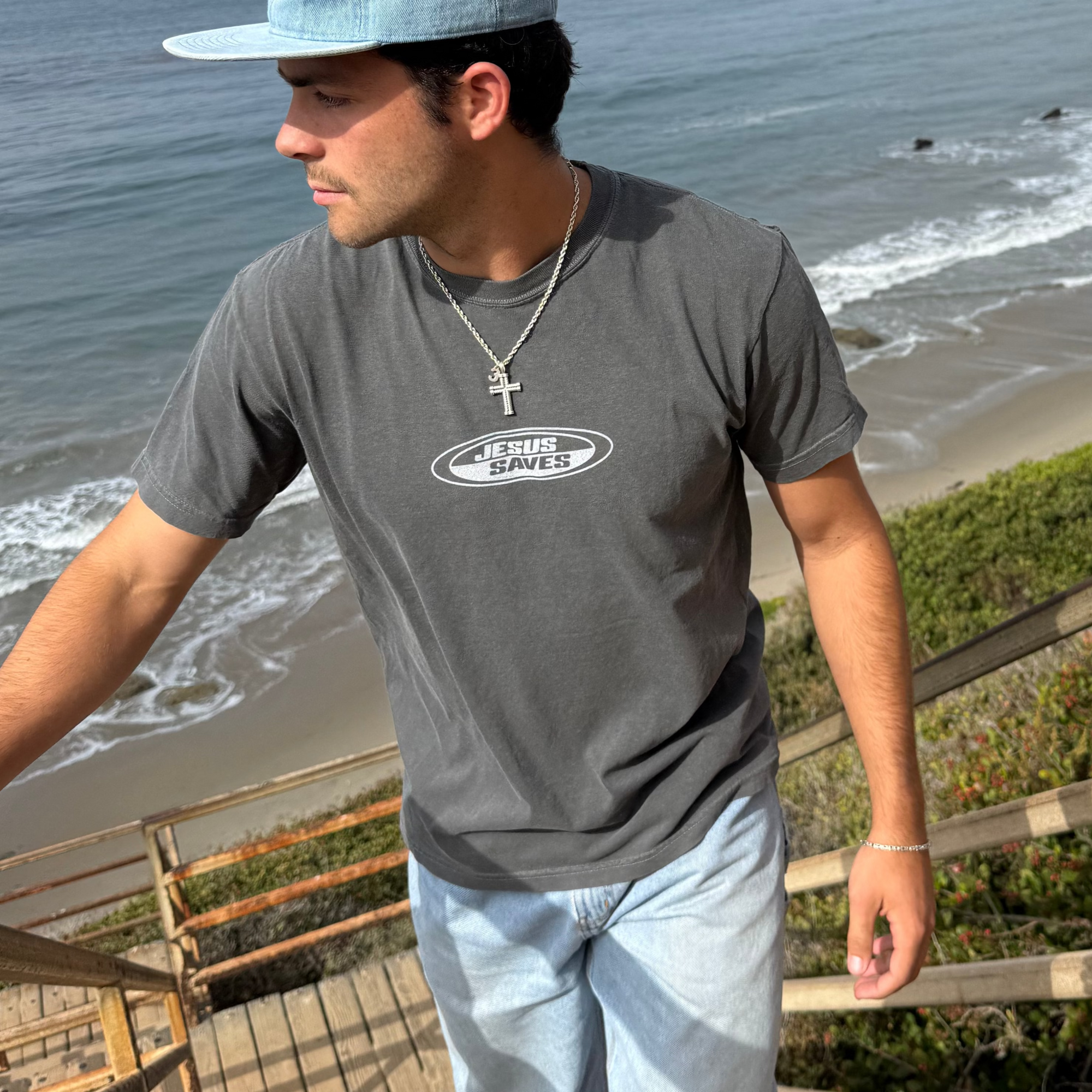 NEW! | "JESUS SAVES" RETRO COMFORT COLOR TEE | PEPPER