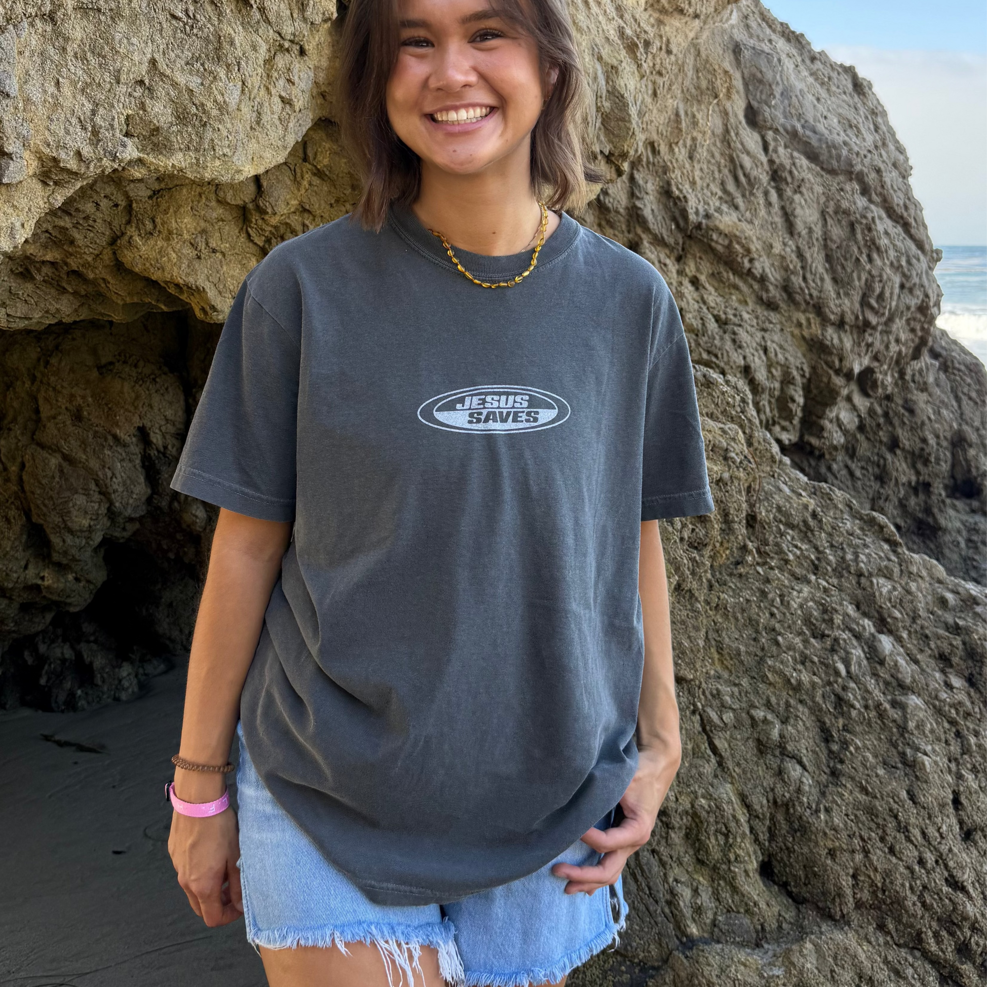 NEW! | "JESUS SAVES" RETRO COMFORT COLOR TEE | PEPPER