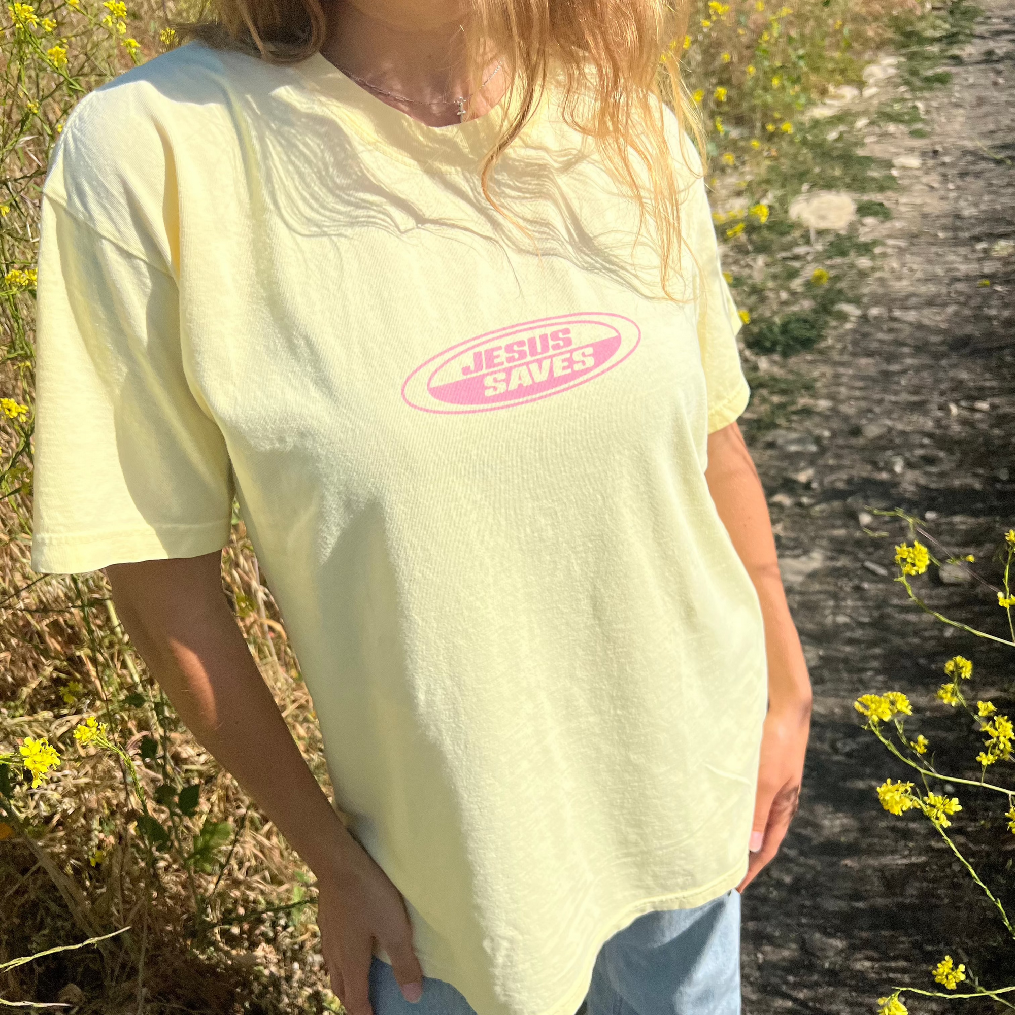 NEW! | "JESUS SAVES" RETRO COMFORT COLOR TEE | YELLOW