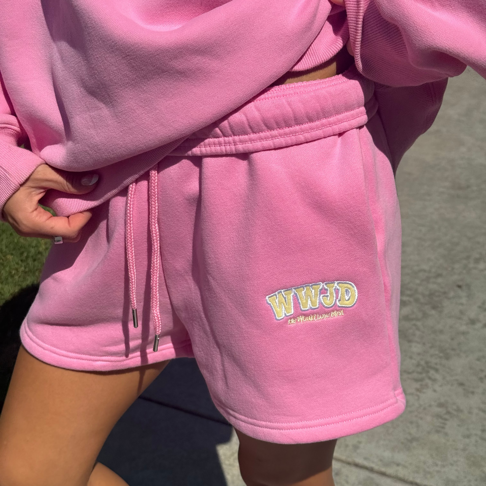 PREMIUM | WWJD SHORTS | PINK