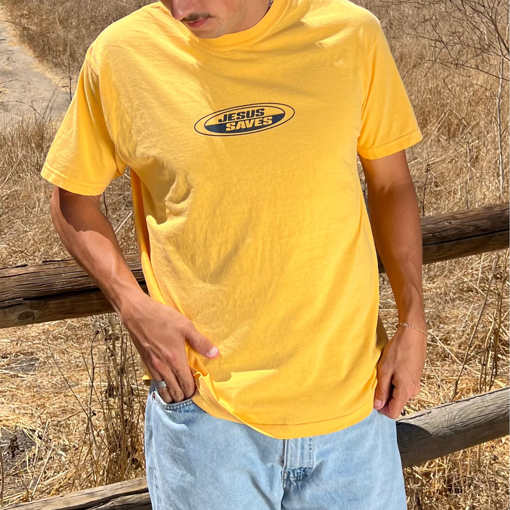 JESUS SAVES COMFORT COLOR TEE