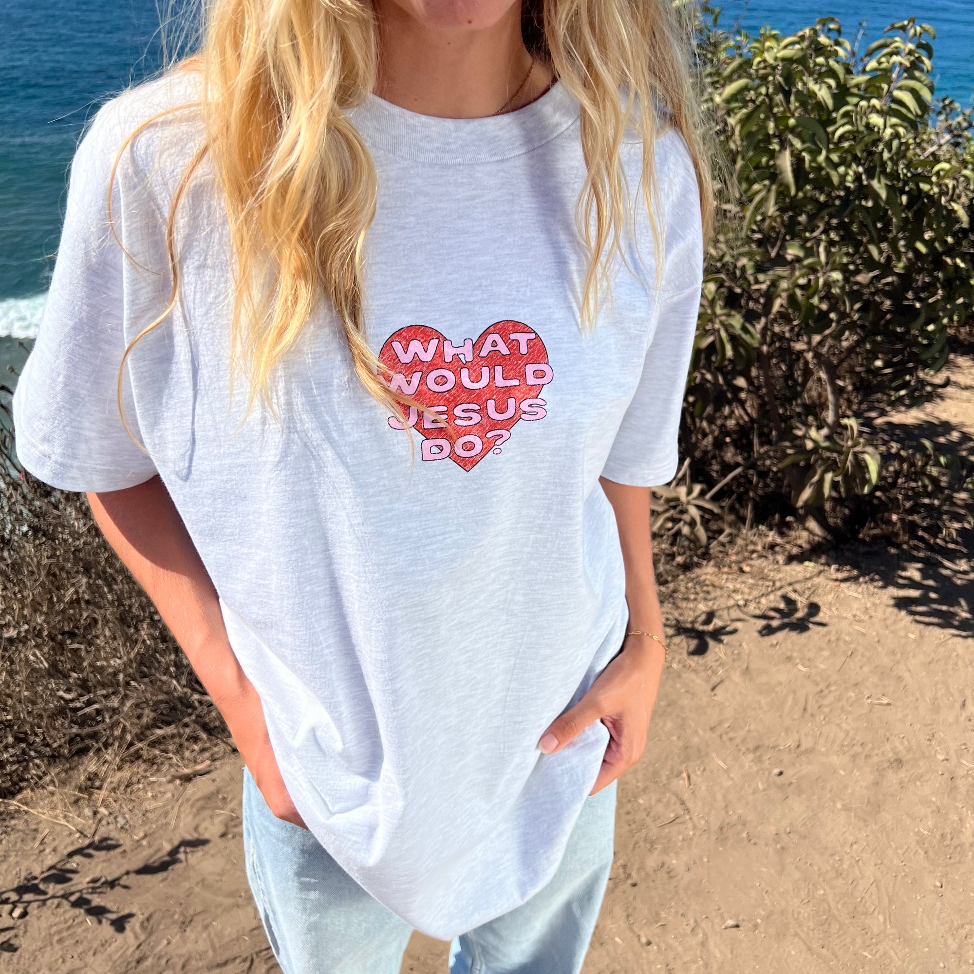 WWJD HEART TEE