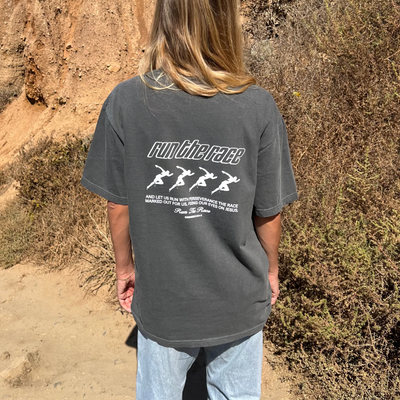 RUN THE RACE COMFORT COLOR TEE
