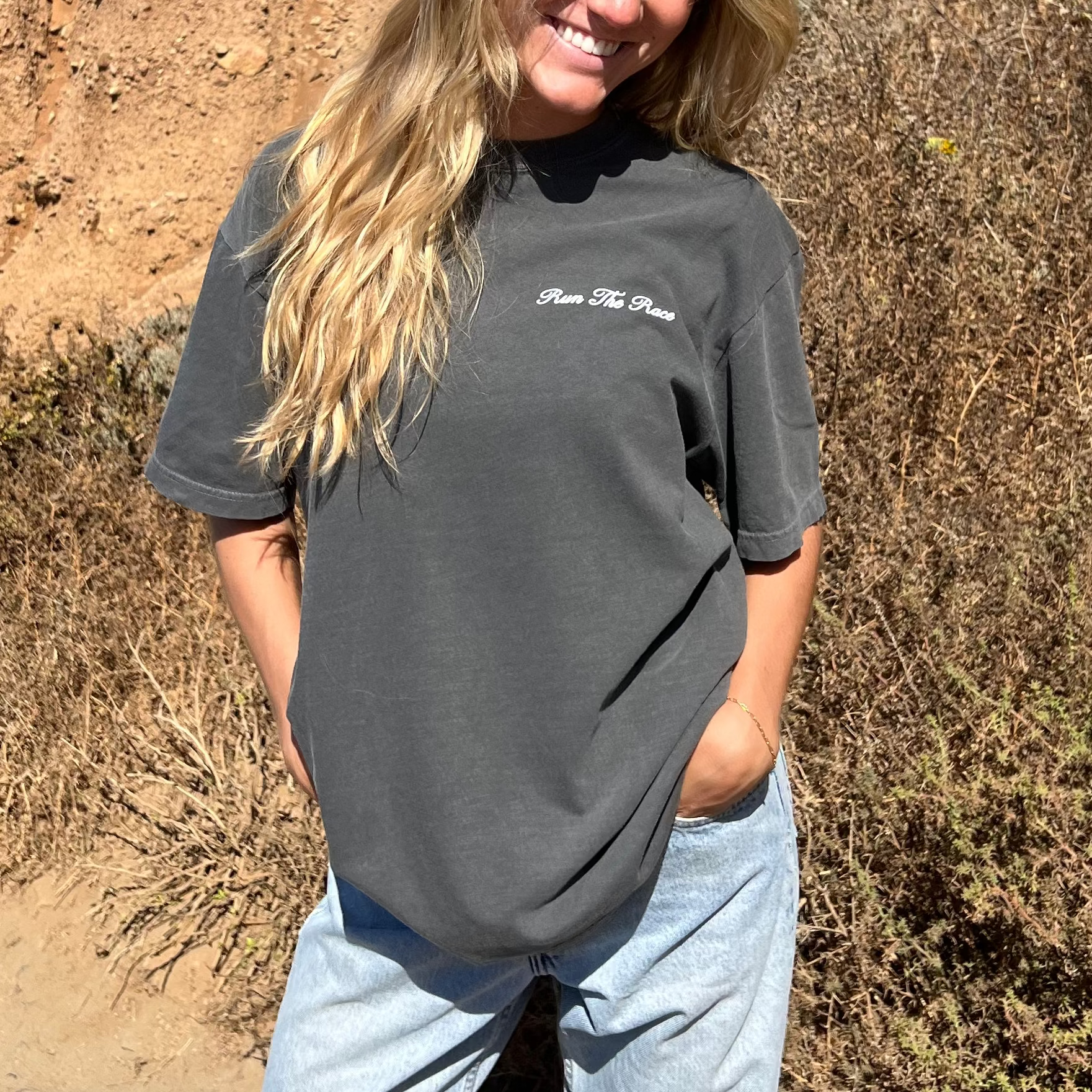 RUN THE RACE COMFORT COLOR TEE