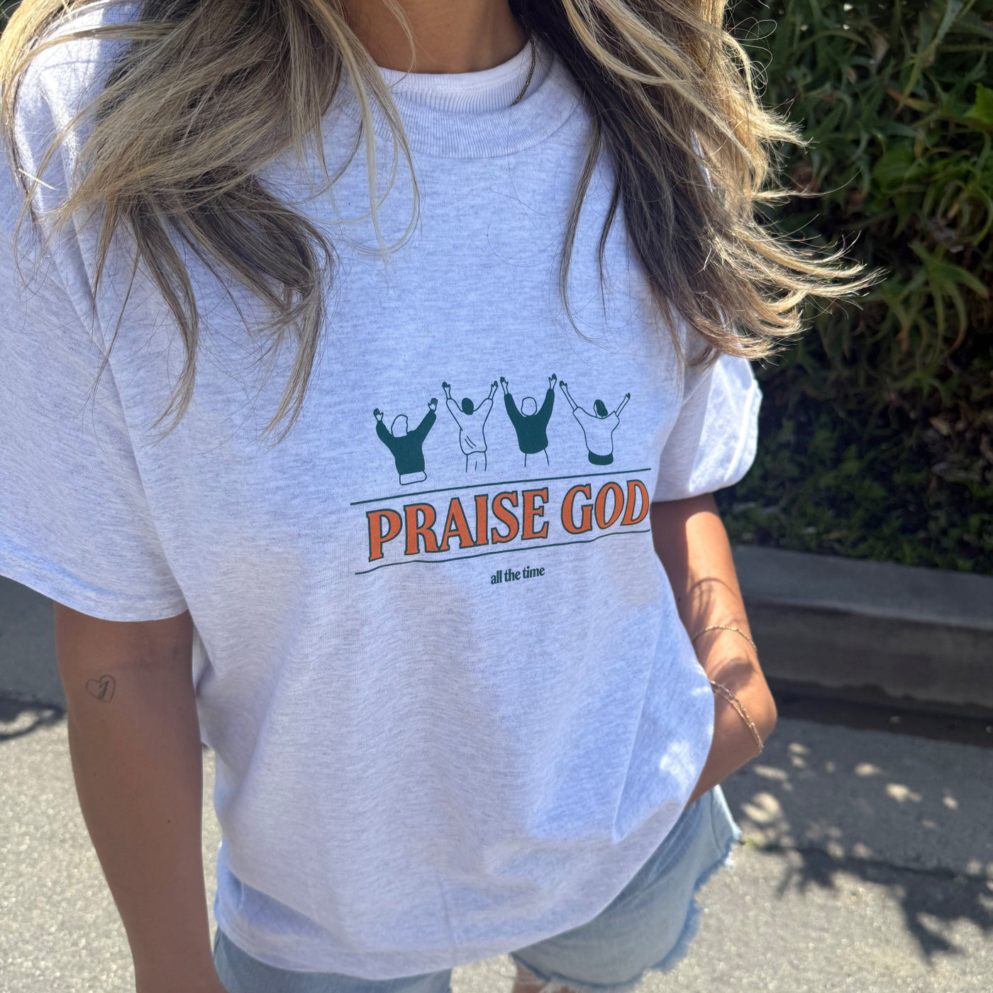 NEW! | "PRAISE GOD" TEE | ASH