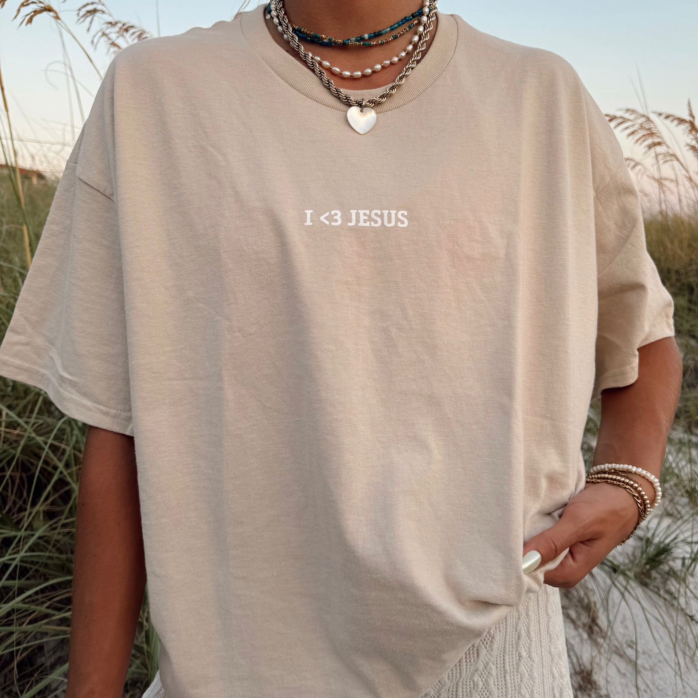"I <3 JESUS" TEE | SAND