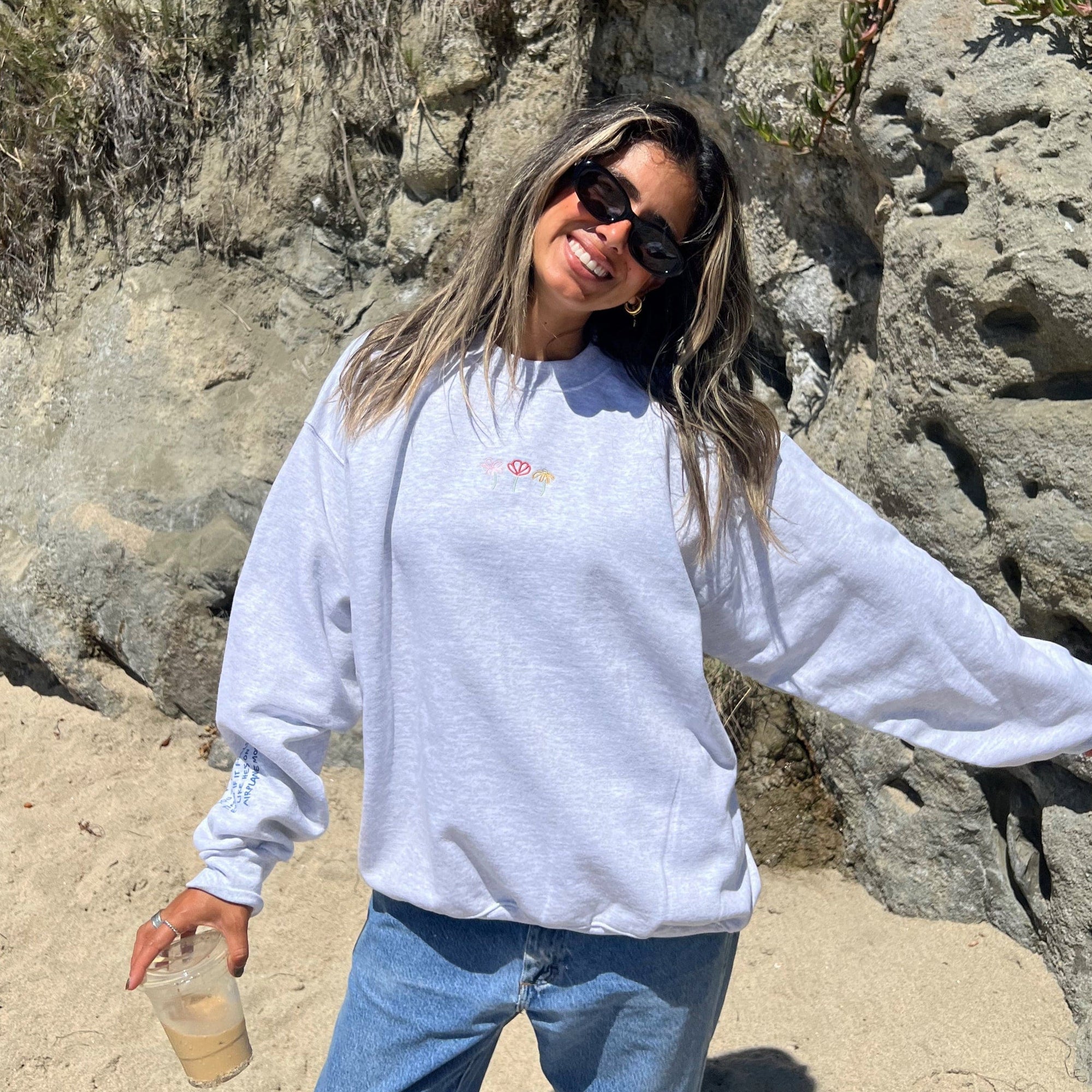 NEW! "FLOWER DOODLE" EMBROIDERED CREWNECK | ASH