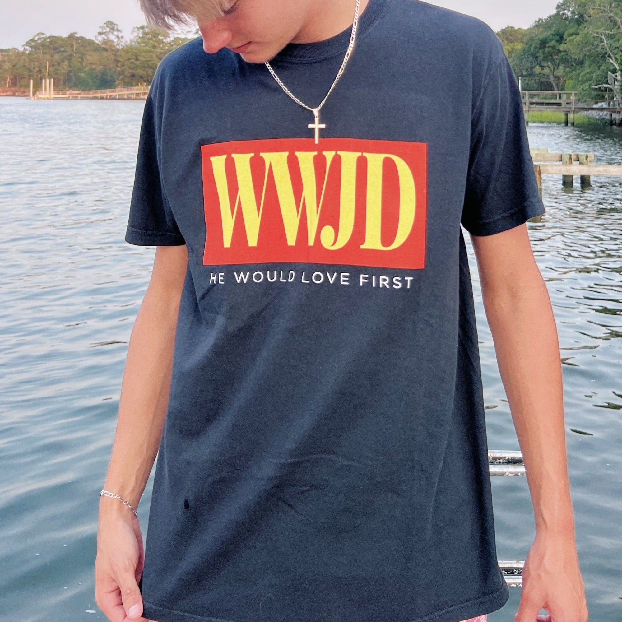 NEW! VINTAGE WWJD | PREMIUM COMFORT COLORS TEE | BLACK