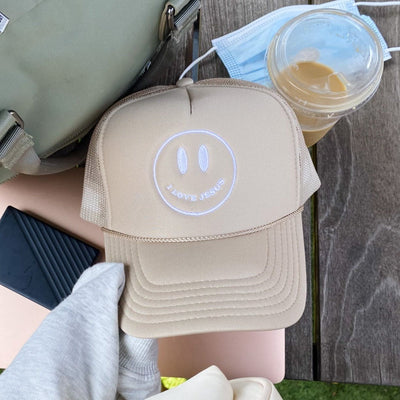 RESTOCKED! | SMILEY | TRUCKER HAT | SAND