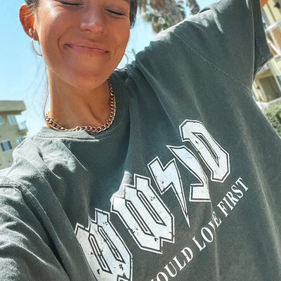 BEST SELLER! | VINTAGE WWJD | COMFORT COLORS TEE | PEPPER